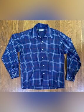 Vintage Macy's Men's Blue Plaid Long-Sleeve Sleepwear - Men’s Small